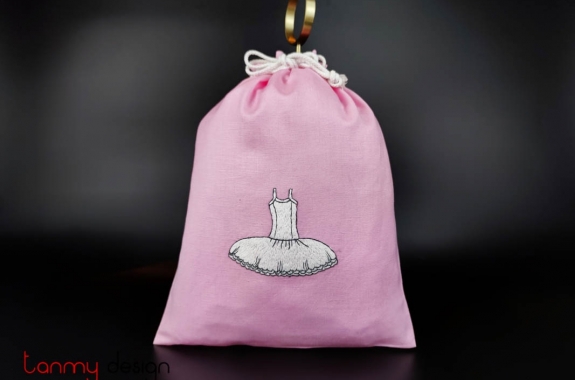 Laundry bag with ballet dress embroidery